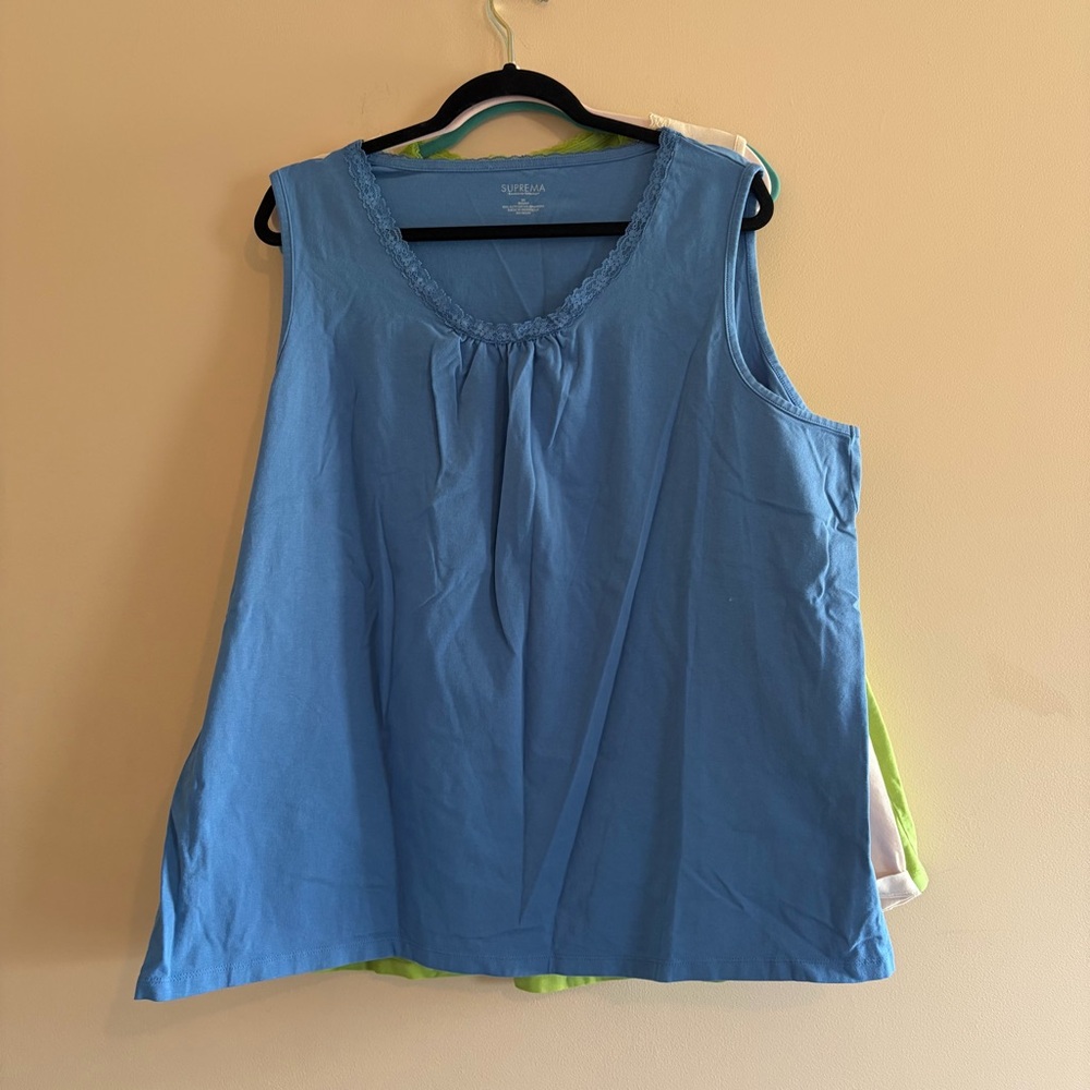 Lot of Sleeveless Scoop Neck Women’s Tops by St. John's Bay off white blue green